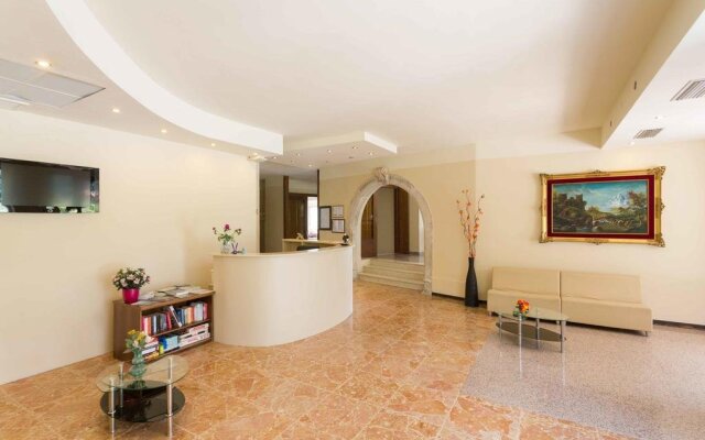 Hotel Eden Dro