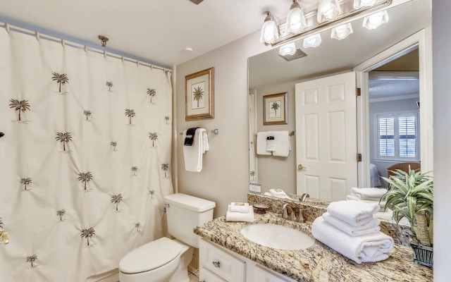 Inlet Reef 310 2 Bedroom Condo by RedAwning
