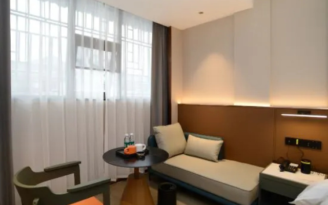 Carlton Movie Hotel – Guest Rooms – Huaihua