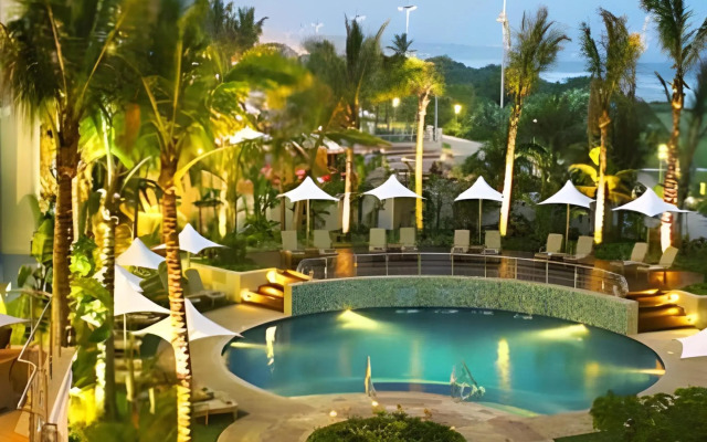 Suncoast Hotel & Towers