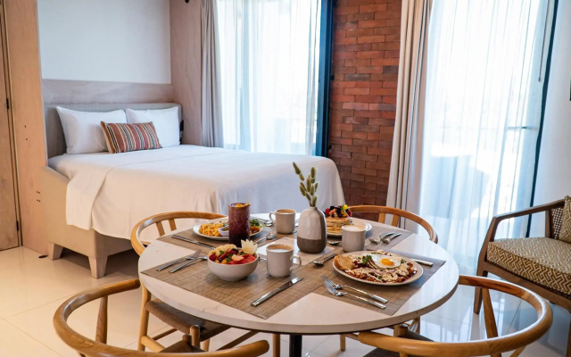 Flamboyan Hotel & Residences