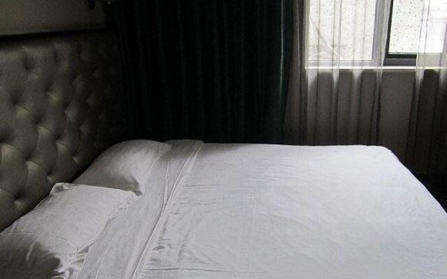 Fuyang Jade Theme Hotel