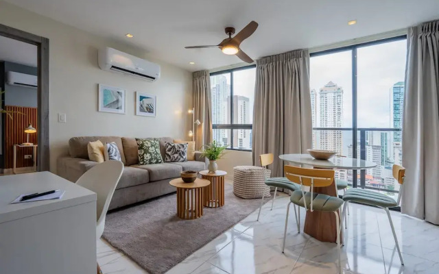 w Majestic 1BR w Beautiful View in Calle 50