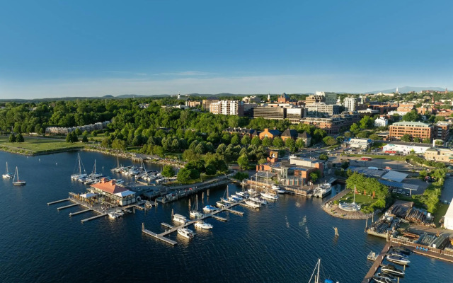 Hotel Champlain Burlington, Curio Collection by Hilton
