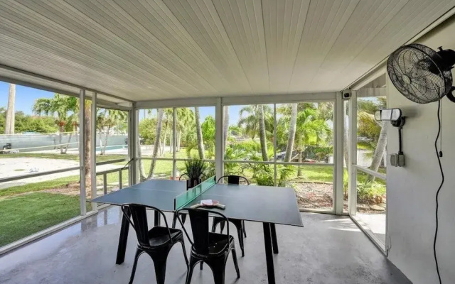 Casa Lago 3 Bedroom Home by Redawning