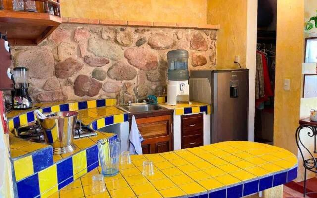 Lovely Apartment with Patio and Ocean View