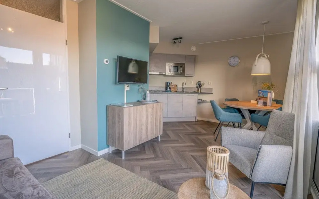 Tasteful 2-person Apartment Near the Center of De Koog