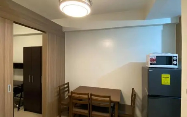 Sithonia Suite, Shore Residences Tower C near MOA