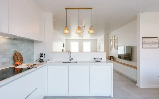 Modern House Julie With Spacious Garden and Garage