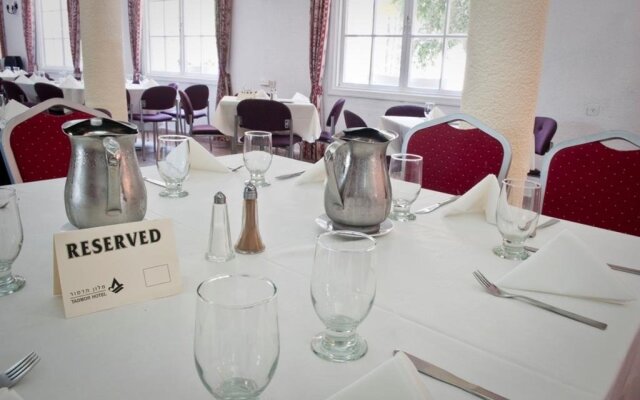 Tadmor Hotel