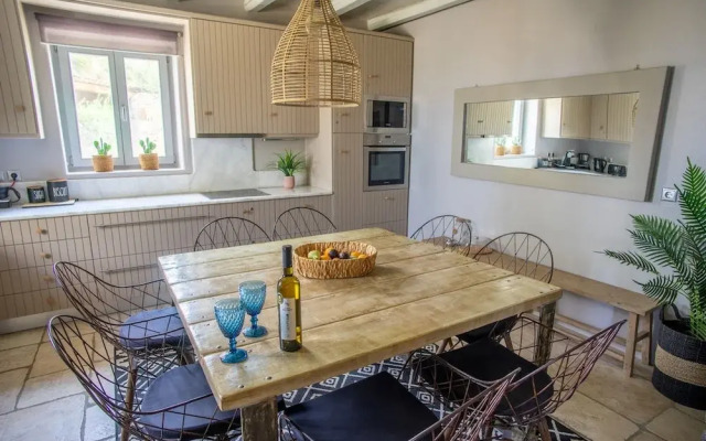 Luxury Villa Delphinus - Allparos Villas
