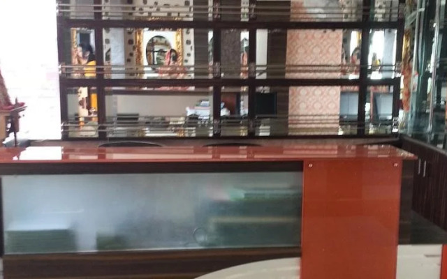 Hotel Raj by OYO Rooms