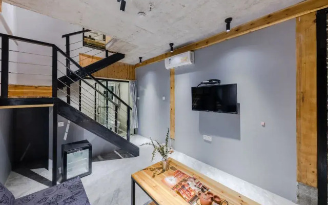 Huasao·1949 Designer Parent-Child Vacation Type Smart Homestay (Nanjing Yunshuiyao Waterwheel Store）