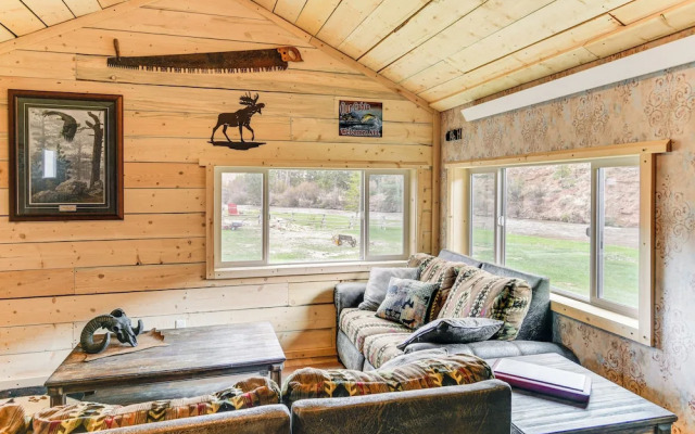 Fishing & Views: 'river Paradise' in Dubois!
