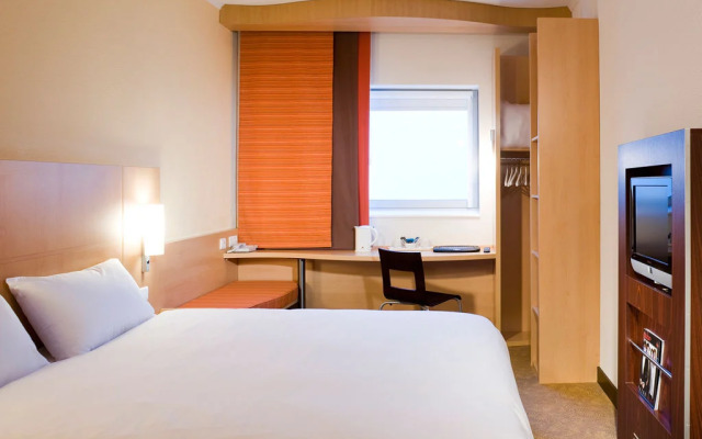 Ibis Styles London Gatwick Airport