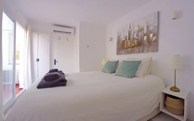 Beautiful family duplex walking distance to the beach