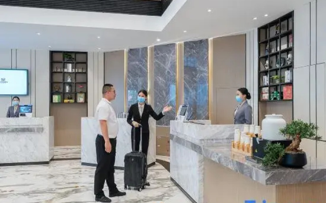 Echarm Plus Hotel (Nanning Railway Station Chaoyang Square)