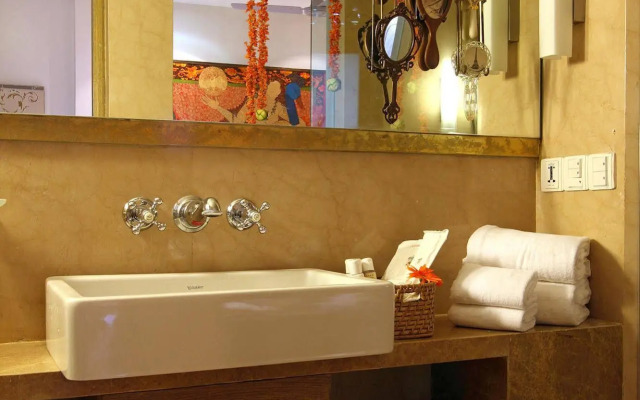Le Sutra Hotel