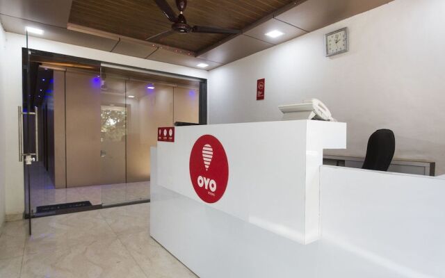 OYO 10374 Hotel Swapnalok