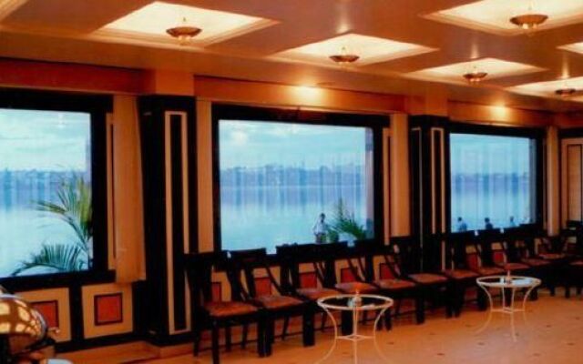 Hotel Ranjits Lakeview