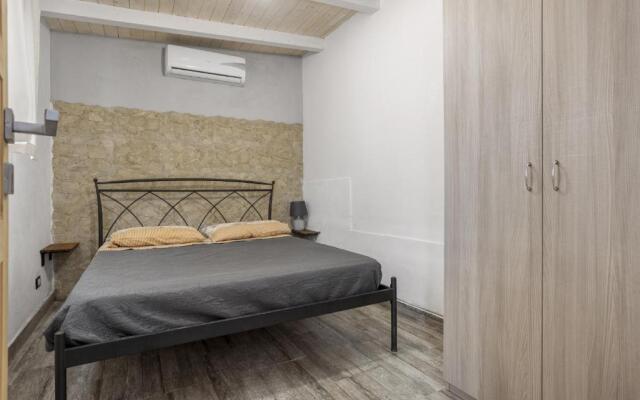 Letizia House