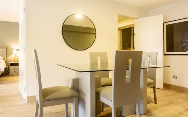 w Centric 1BR w AC in Miraflores
