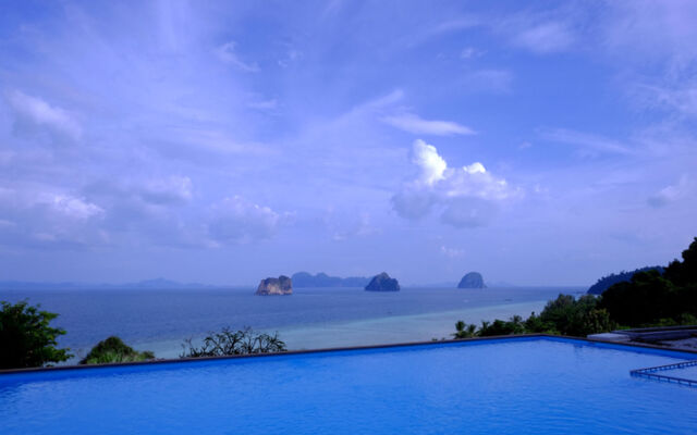 Koh Ngai Cliff Beach Resort