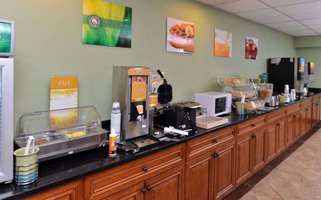 Quality Inn & Suites Matteson near I-57