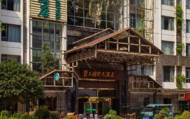 Jasper International Hotel