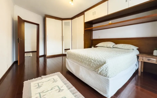 Casa espaçosa na Granja Viana