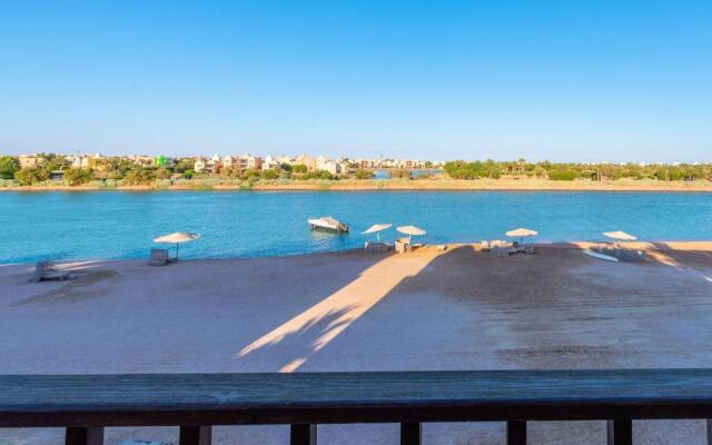 Lagoon View 1-Bedroom Apartment in West Golf El Gouna