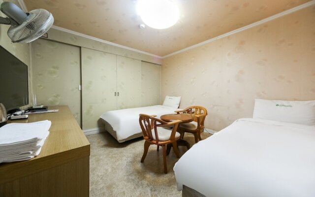 Busan Goejeong Clover