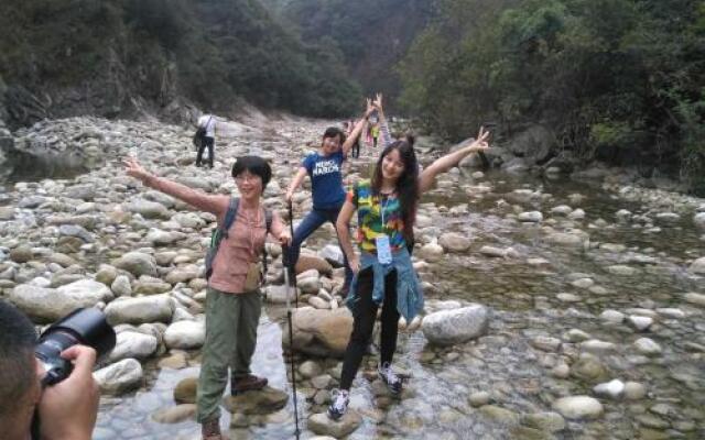 Dabie Mountain Longjinxia Homestay