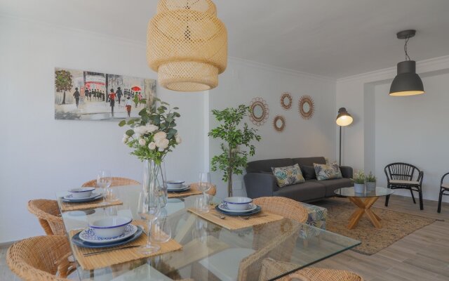 Sunny Terrace Apartment, Old Town Views