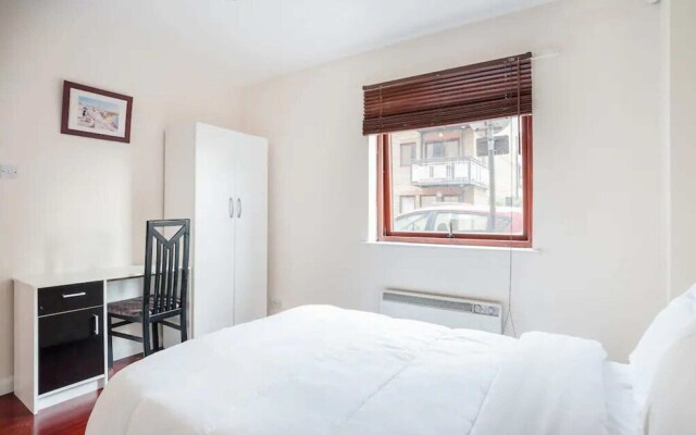 Modern and Homely 2 Bedroom by Canary Wharf