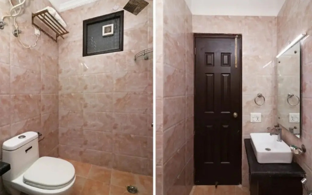 OYO 15685 The Grace Room