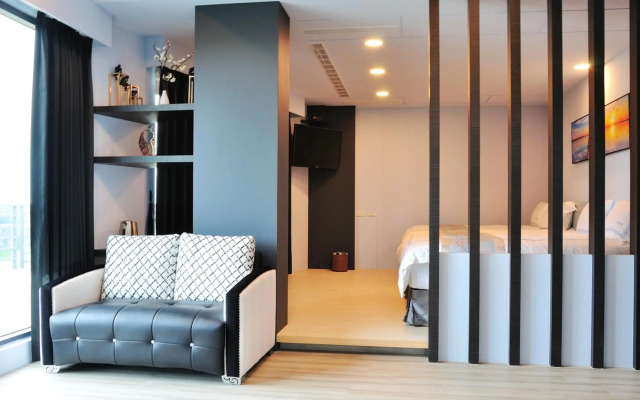 Qian Qian Riverside B&B