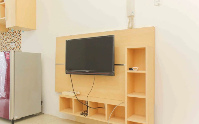 Simple and Cozy Living Studio Room at Bassura City Apartment