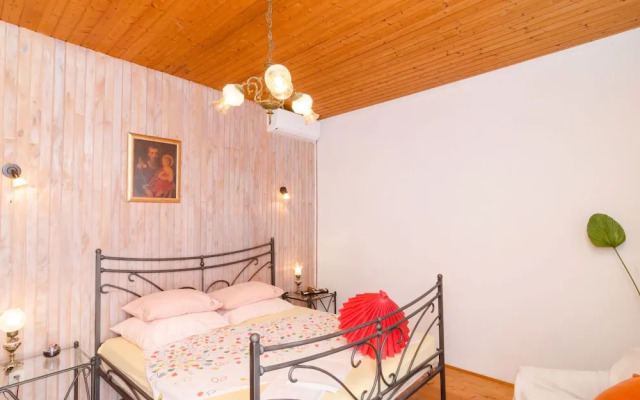 Authentic Villa With Private Pool,hot Tub,covered Terraces,panoramic View, Wi-fi