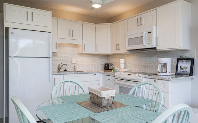 Estero Beach & Tennis 807 B