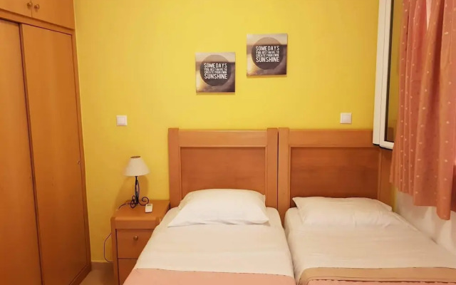 Menigos AB4G no50 Beachfront 2 Bdr Apt