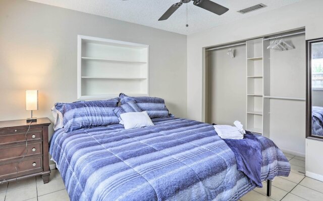 Sun-kissed Largo Escape: Private Pool & Patio