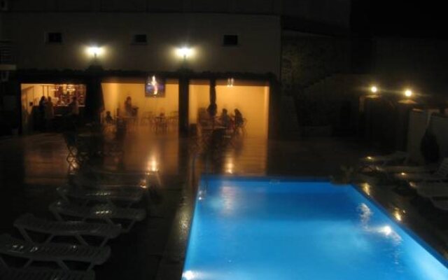 California Hotel