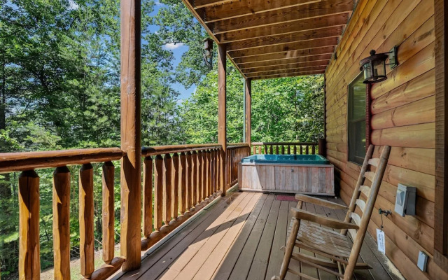 Luxurious Nine Bears Home Minutes Away to Gatlinburg by Redawning