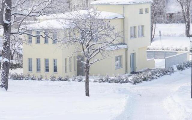 "Winter" Apartment