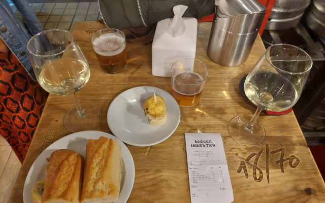 Bilbao Center Apt parking FREE