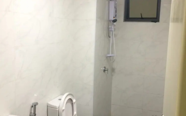 Lawang Suite 2 Bedroom Corner Apartment