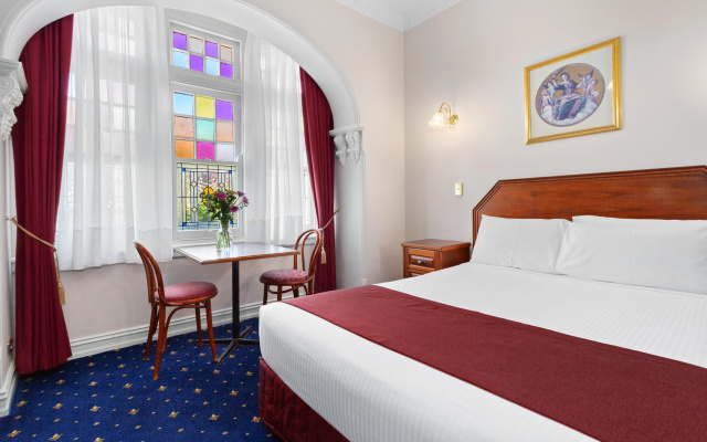Palais Royale – Guest Rooms – Sydney