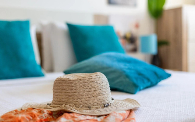 sunny apartment with sea view