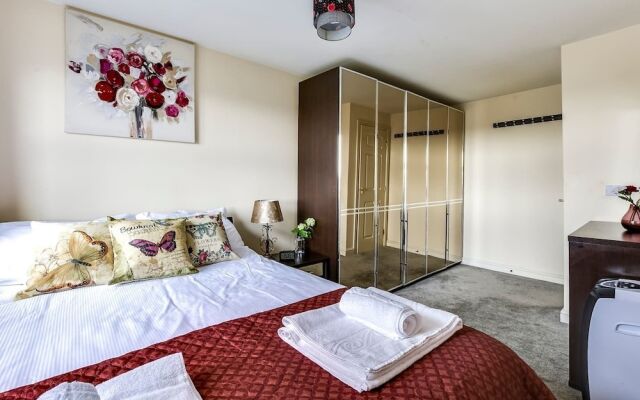 1 BED With Parking and Terrace